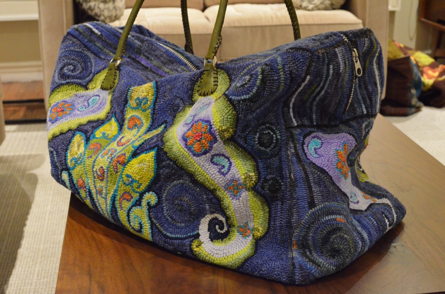 Structured Weekender Bag class image